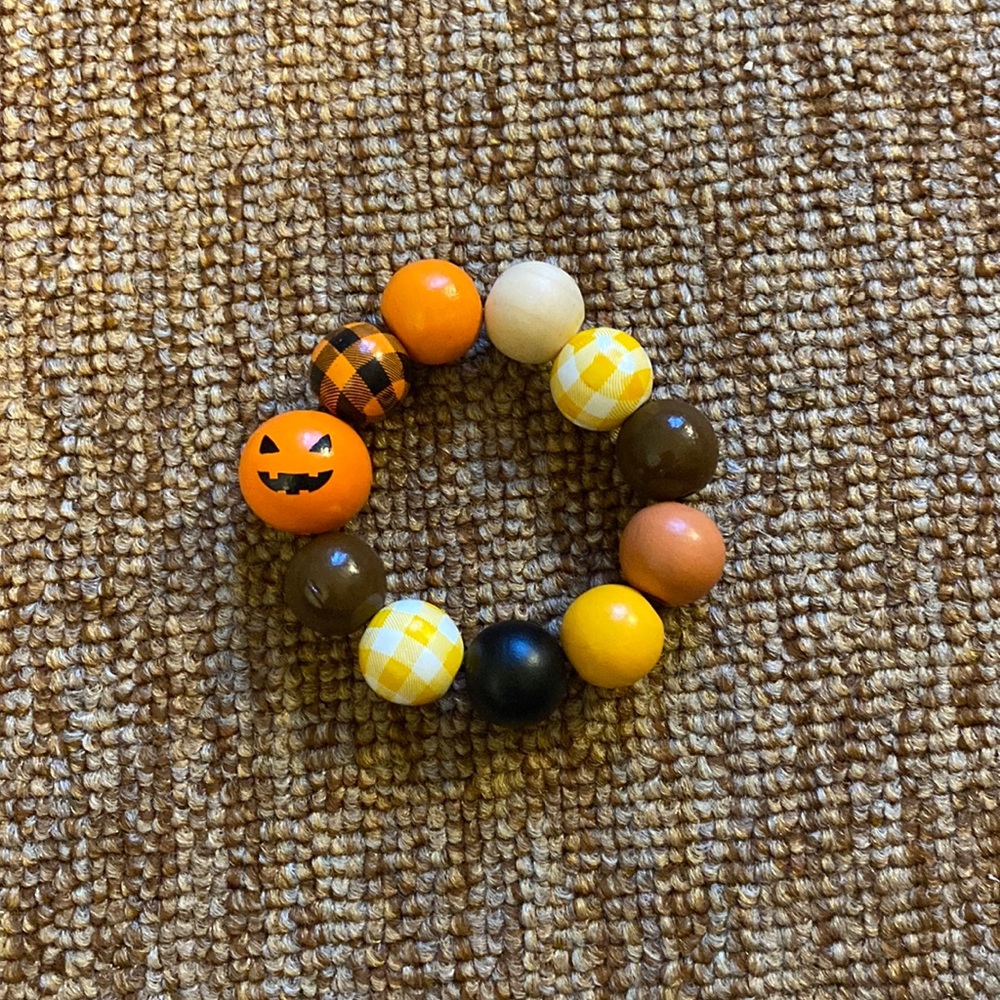 NWOT FALL AND HALLOWEEN THEMED BRACELET! 🎃🎃🎃